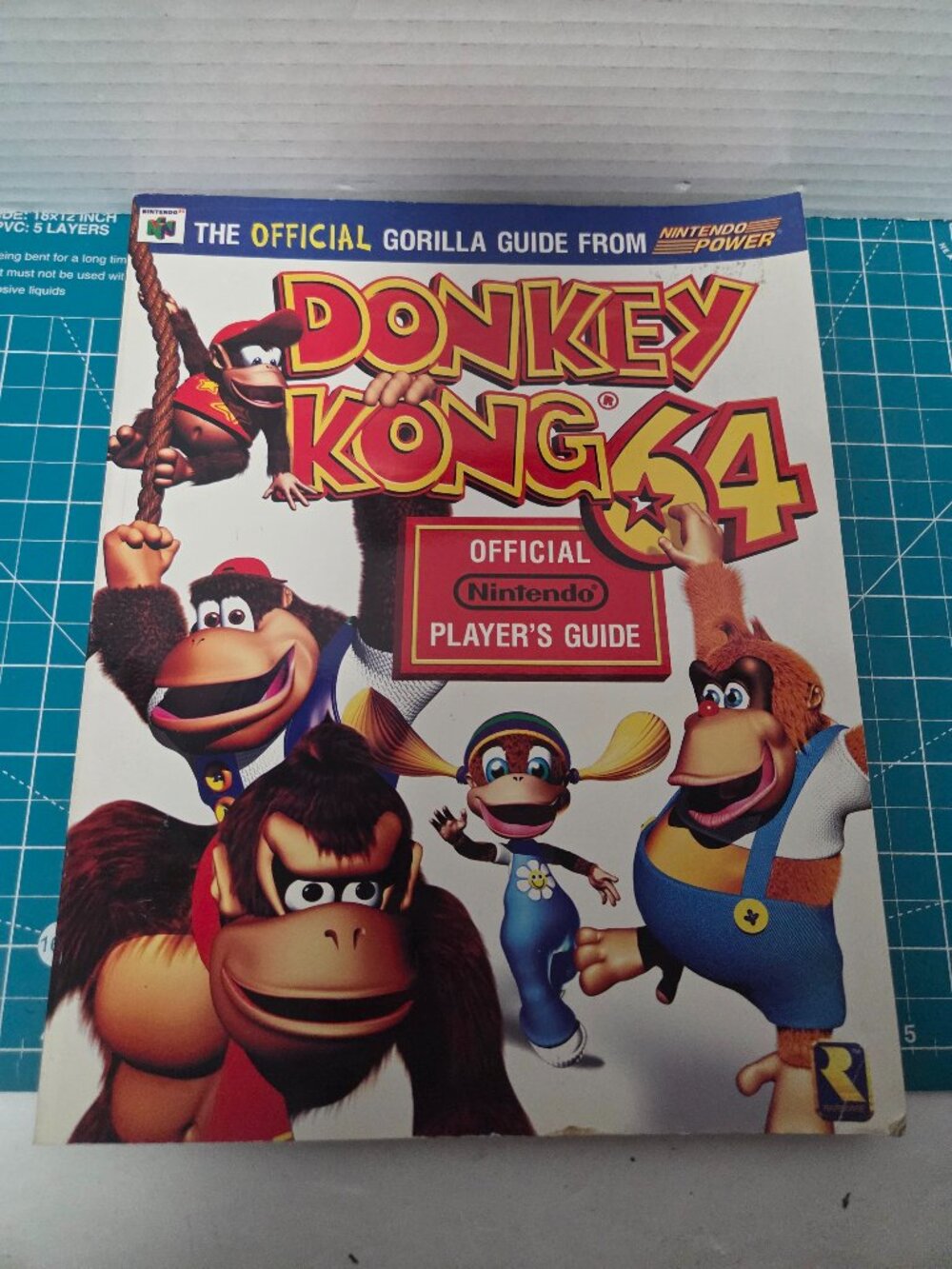 Donkey Kong 64 Official Nintendo Power Players Guide for N64 w/ Map